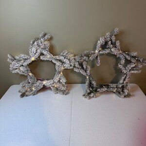 Set Of 2 Star-Shaped Flocked Christmas Wreaths With Battery Powered White Lights